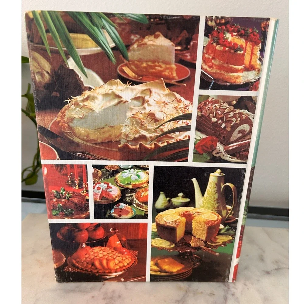 Vintage 1966 Better Homes and Gardens Pies and Cakes Cookbook Meredith Press